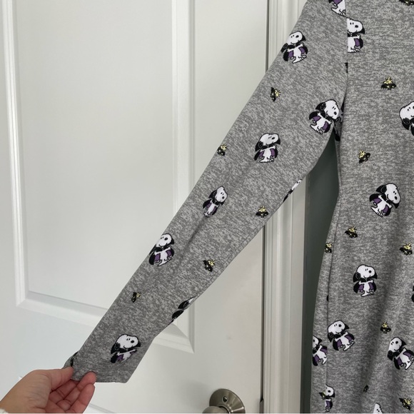 American Eagle “Vampire Snoopy Woodstock” Peanuts Print Henley Lounge Romper M - Picture 4 of 15